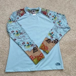 New without tags, North Face VaporWick Top